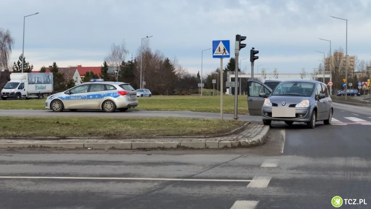 Kolejna stłuczka na skrzyżowaniu alei Solidarności i ulicy Jagiellońskiej [WIDEO]