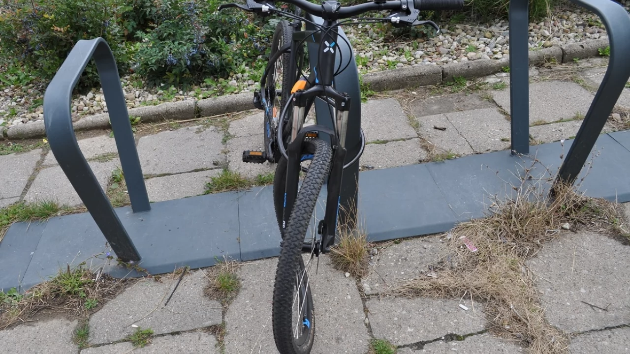 Kolejny wypadek na przejeździe. Rowerzysta w szpitalu