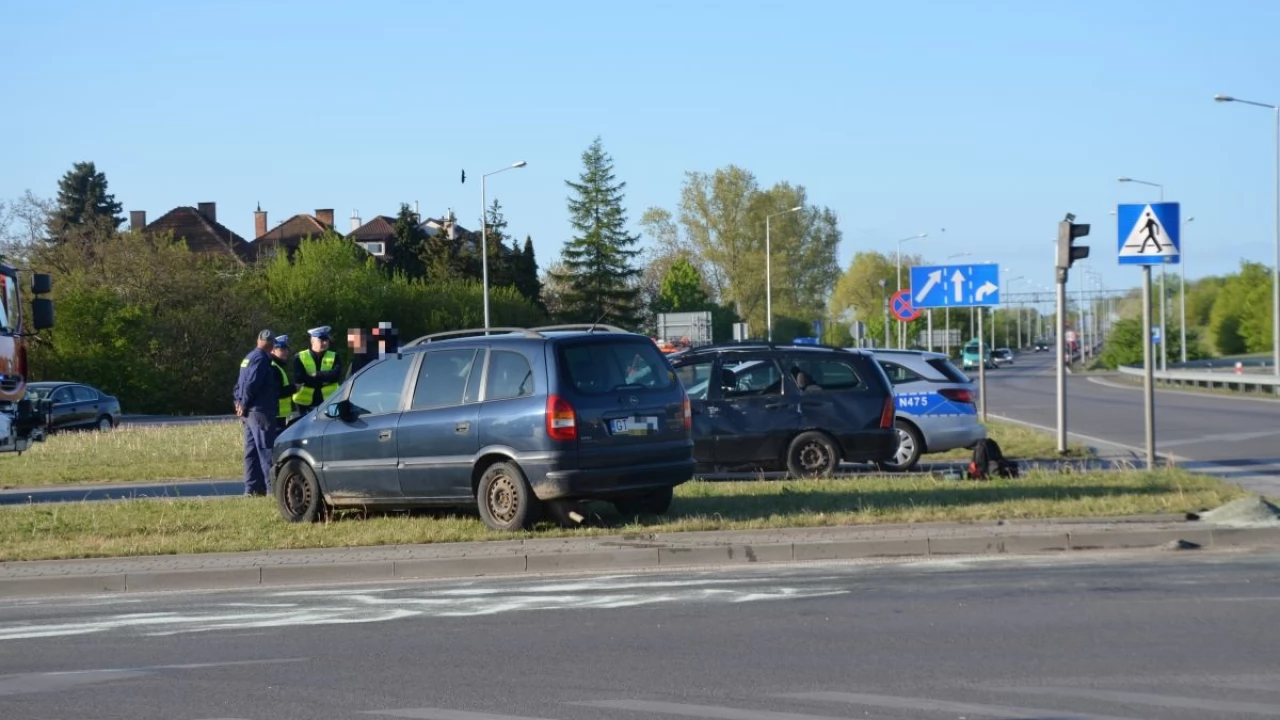 Kolizja na rondzie Jana Pawła II
