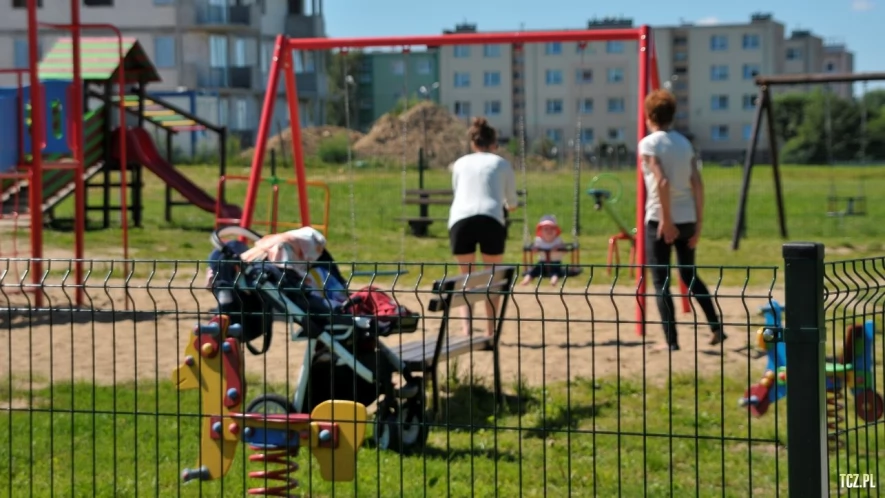 Komu przeszkadzają place zabaw? "Jak nie zamkną ryja, wezwiemy Straż Miejską"