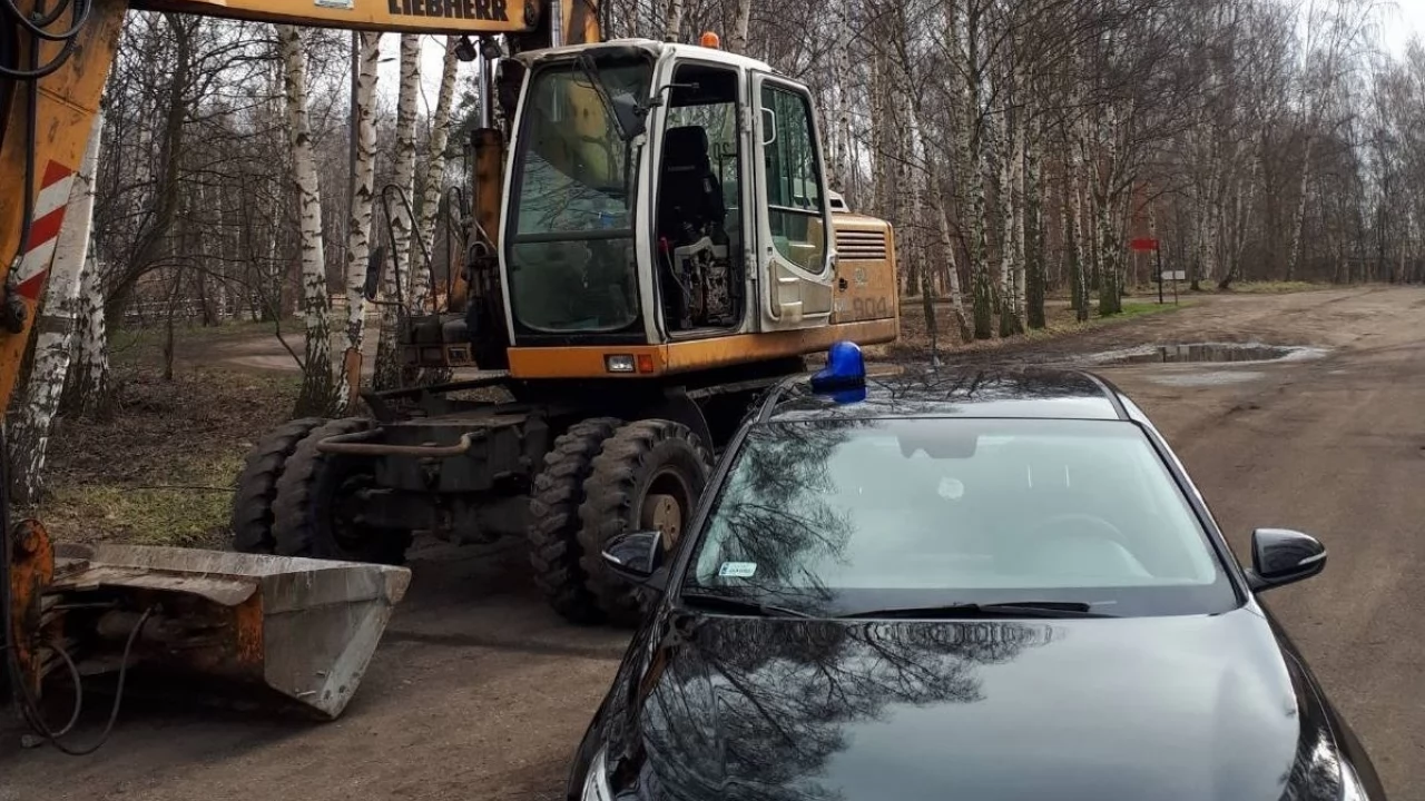Kryminalni odnaleźli skradzioną koparkę i dwa samochody
