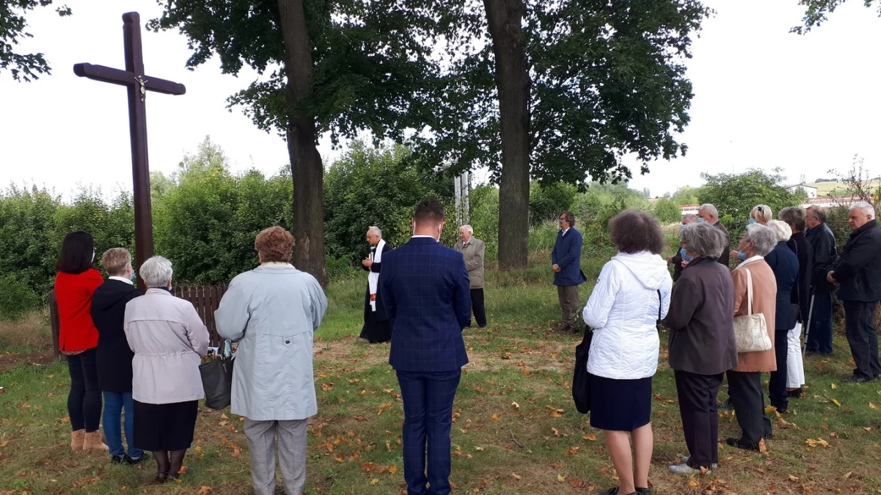 Krzyż na dawnym cmentarzu cholerycznym w Pelplinie
