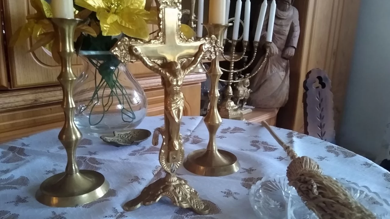 Ksiądz z "kolędą"? W niektórych parafiach tylko na zaproszenie