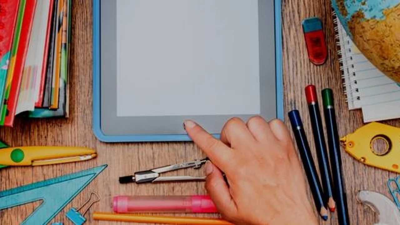 Lekcje z internetu? Rusza gov.pl/zdalnelekcje