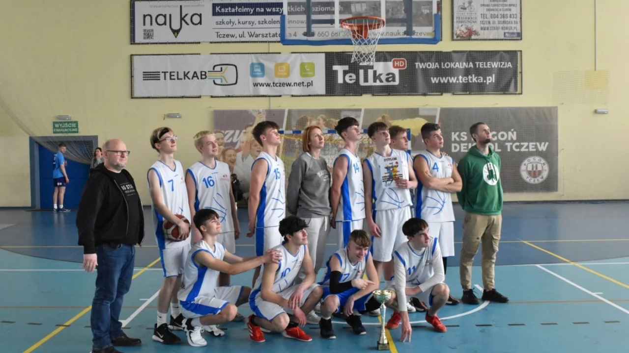 Licealne rozgrywki w koszykówkę