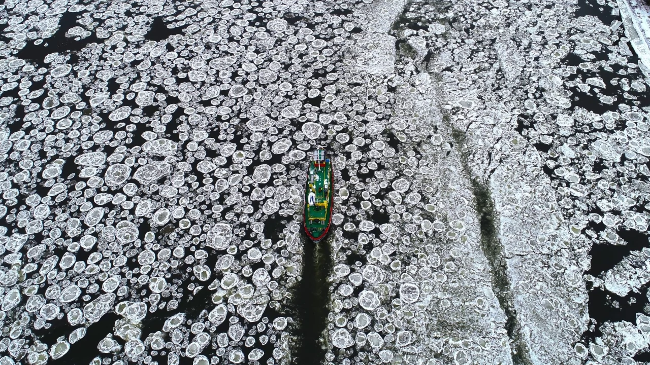 Lodołamacze dotarły do Tczewa