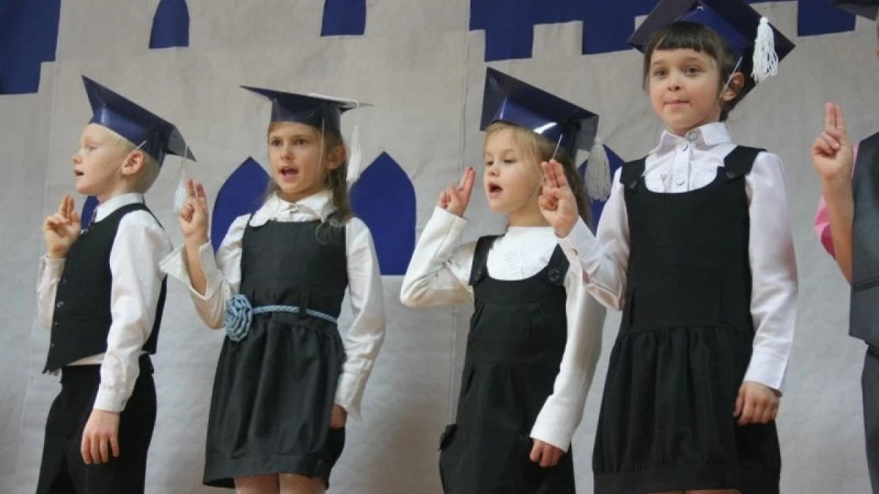 Maluchy dołączyły do uczniowskiej braci