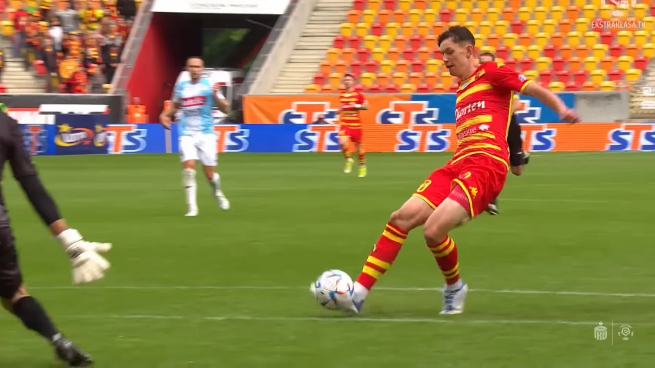 Mateusz Kowalski - piękny debiut 16-latka z Tczewa w ekstraklasie!