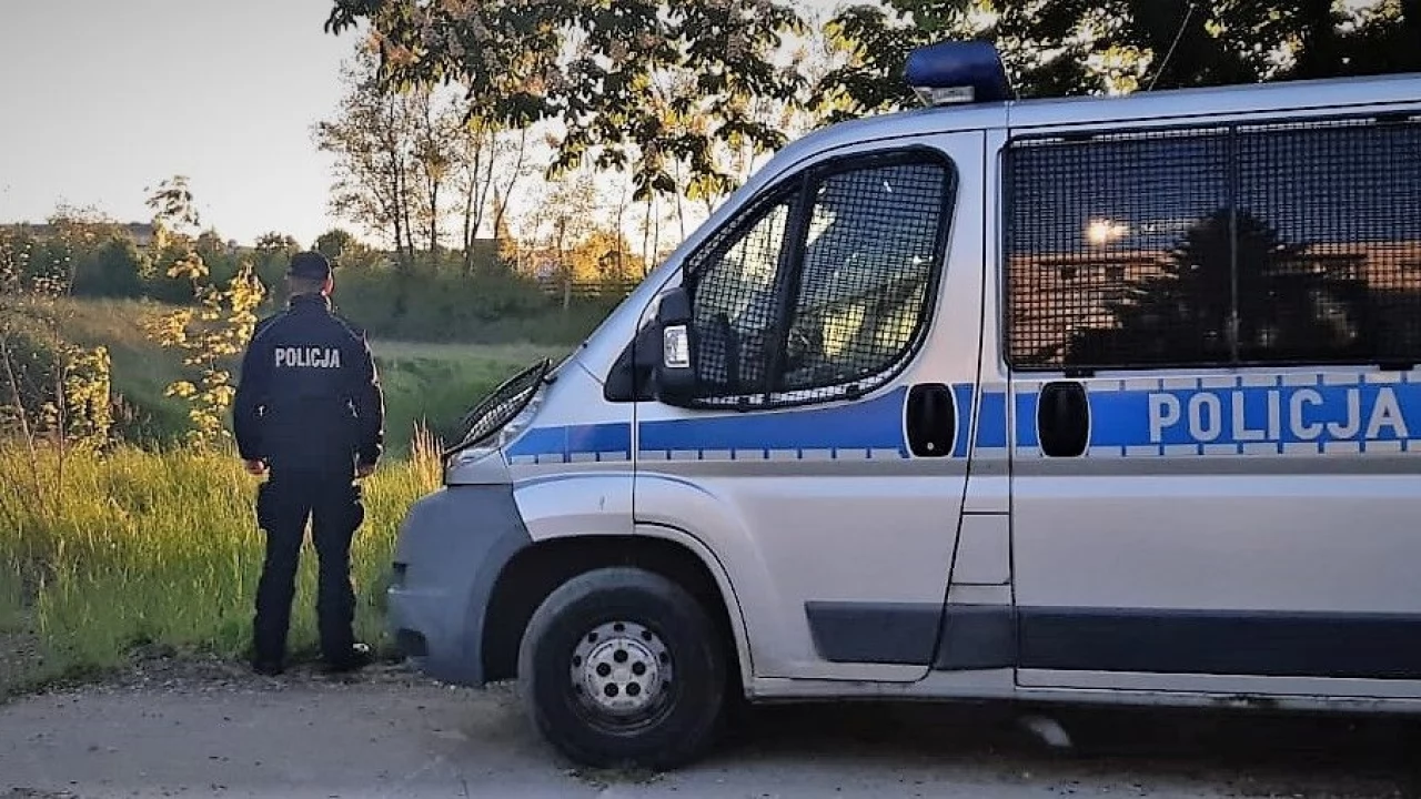 Miny przeciwpiechotne, granat ręczny - znalezisko na terenie dawnej jednostki