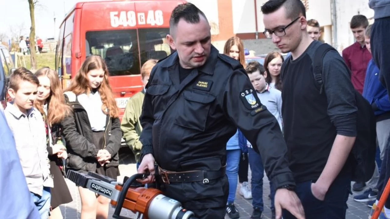 "Młodzież zapobiega pożarom" i... sprawdza się w konkursie