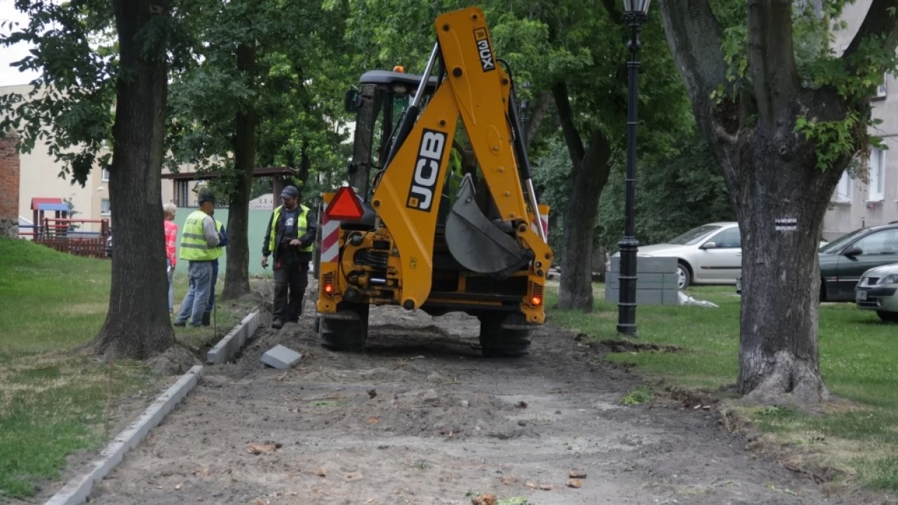Modernizują alejkę w Gniewie