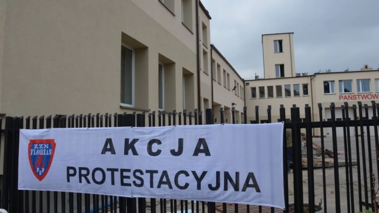 Mundurowi walczą o podwyżki