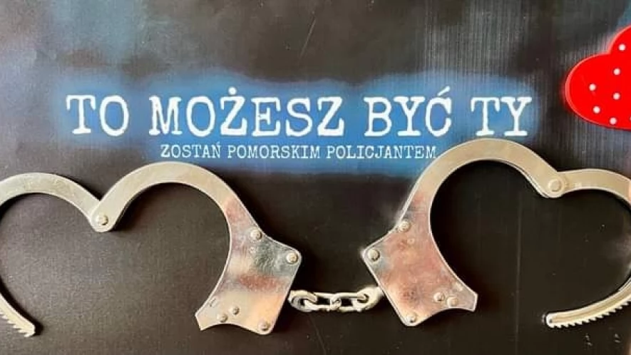 Mundurowi z apelem w walentynki: "Zakochaj się w Policji"