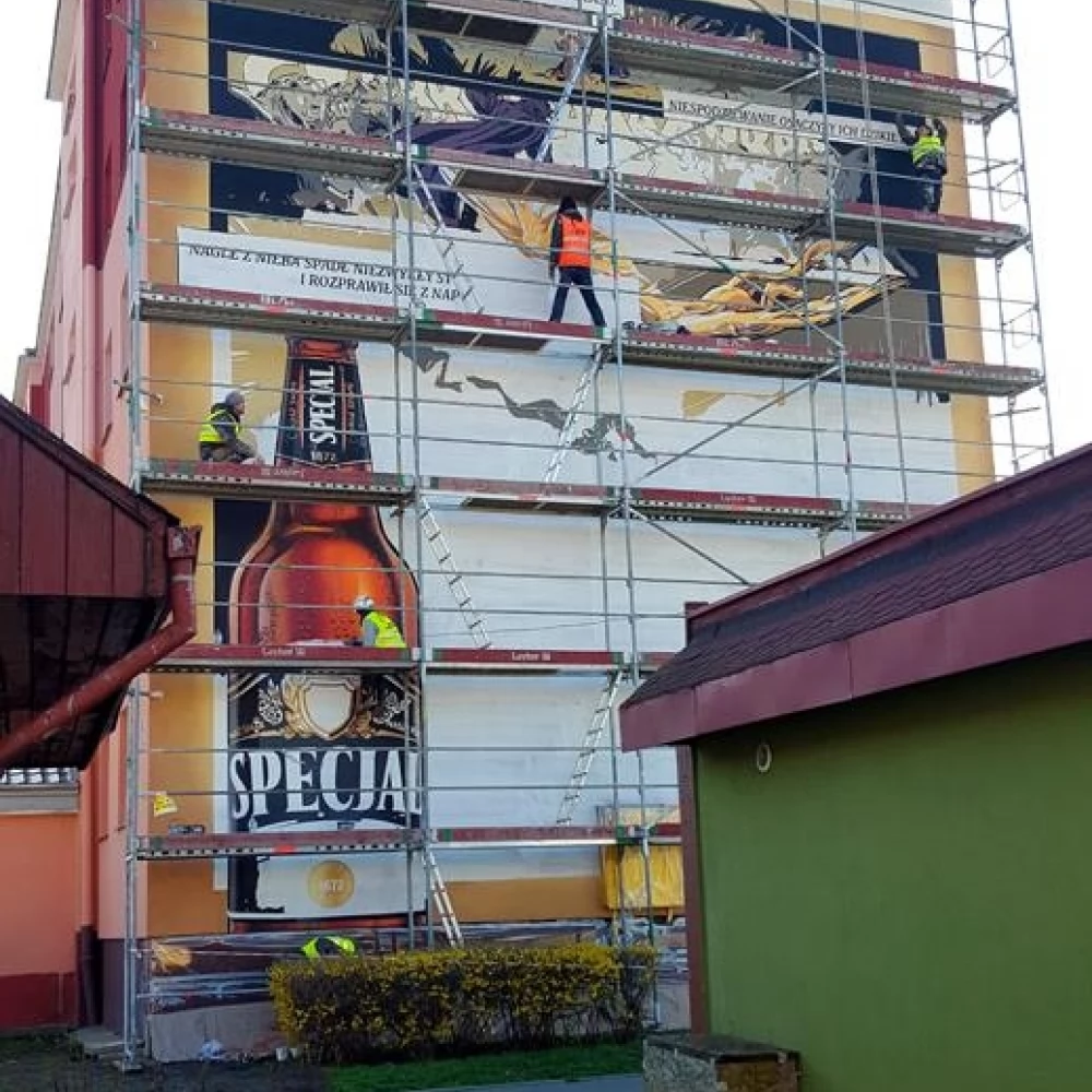 Mural czy reklama?