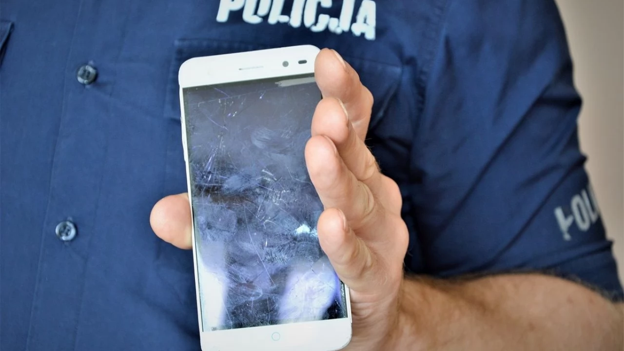 Na komendzie telefon czeka na właściciela