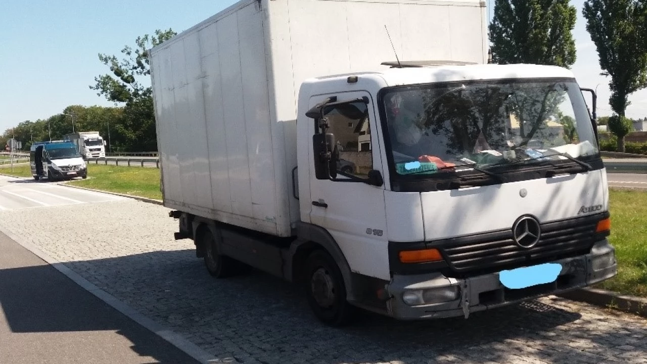 Na podwójnym gazie przewoził ciężarówką alkohol