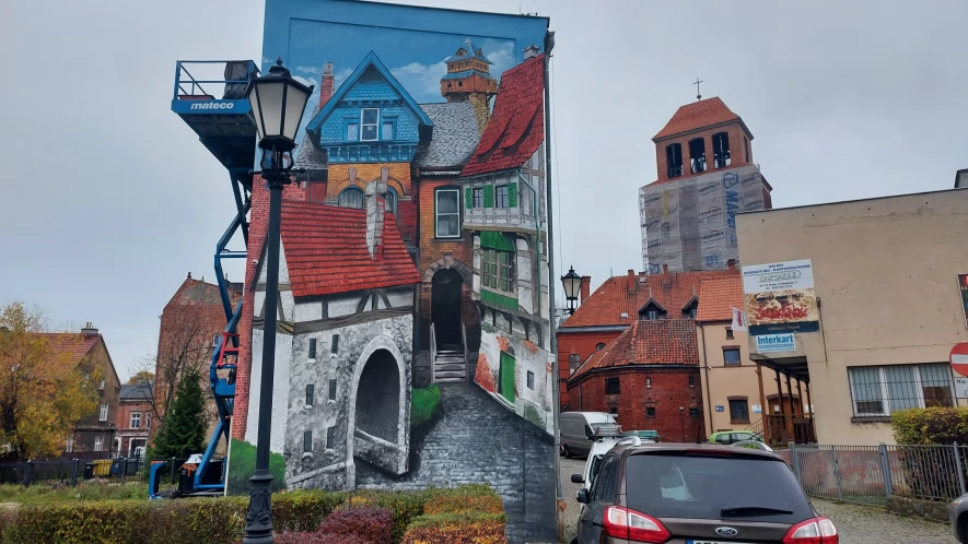 Na Starym Mieście powstaje mural
