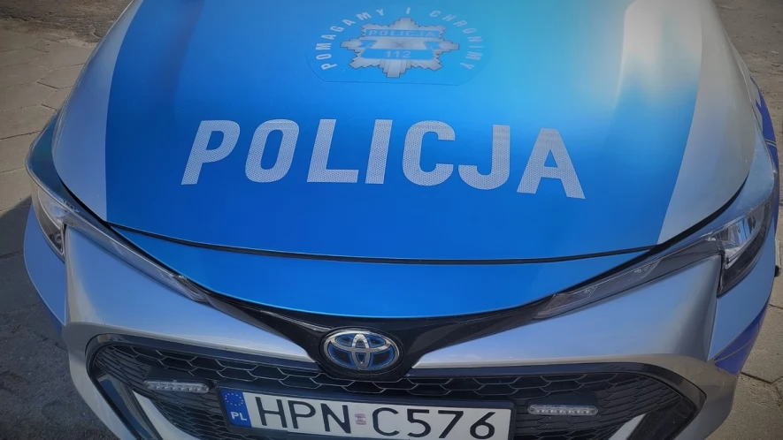 Na widok radiowozu gwałtownie przyspieszył - nie było to mądre