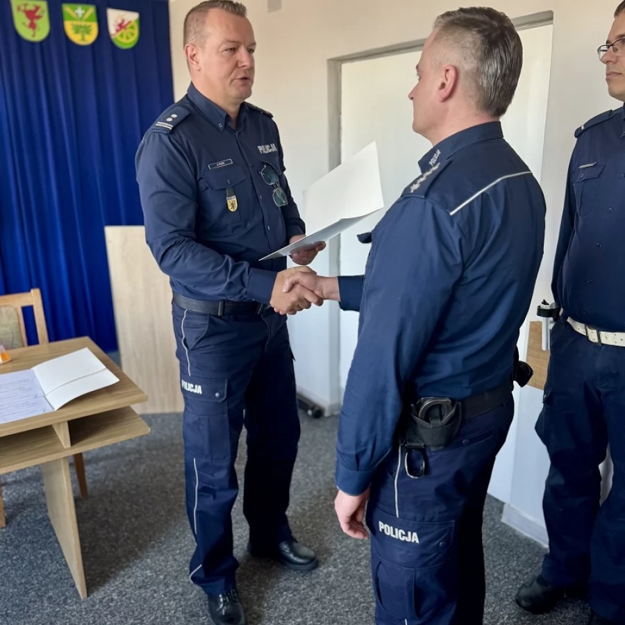 Nagrodzeni za odwagę i profesjonalizm - komendant wyróżnił policjantów