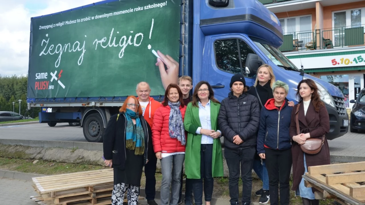 Namawiali do rezygnacji z lekcji religii