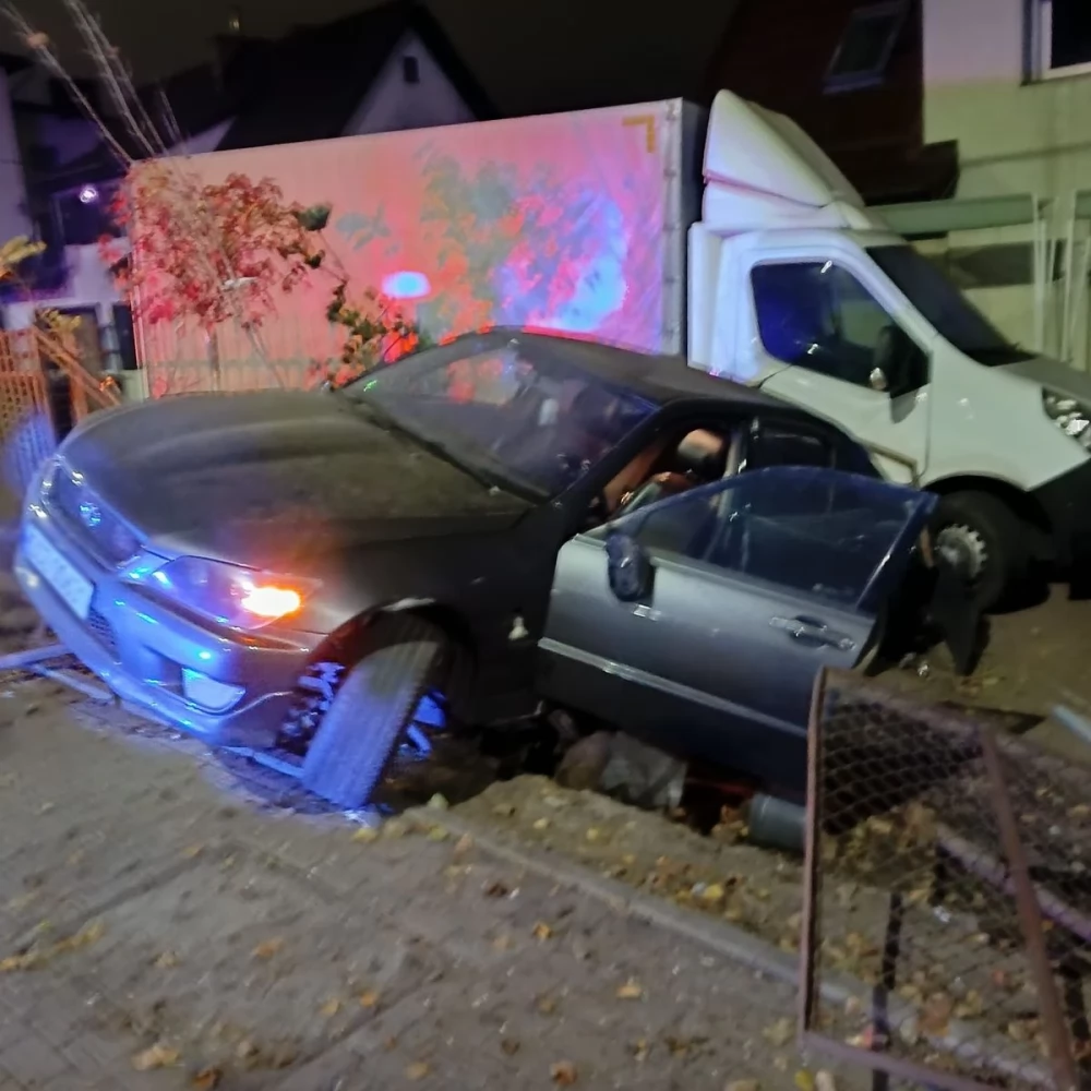 Nie dostosował prędkości do warunków i wypadł z drogi [WIDEO]