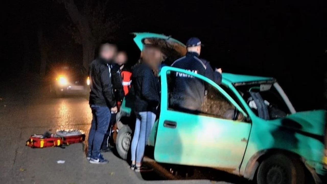 Nietrzeźwy 17-latek bez uprawnień wsiadł za kółko - cztery osoby ranne