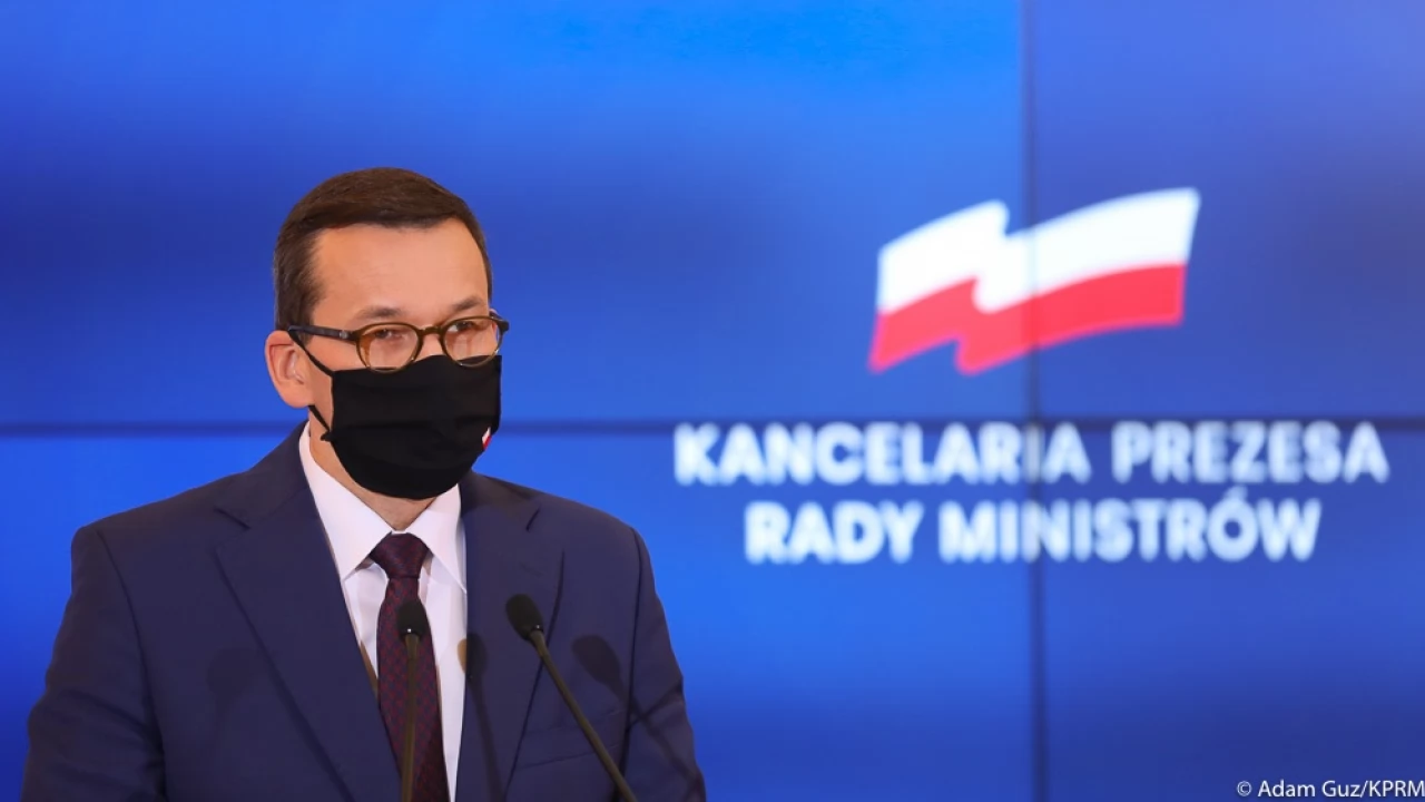 Nowe ograniczenia - nauka zdalna, zamknięta gastronomia, seniorzy mają zostać w domach