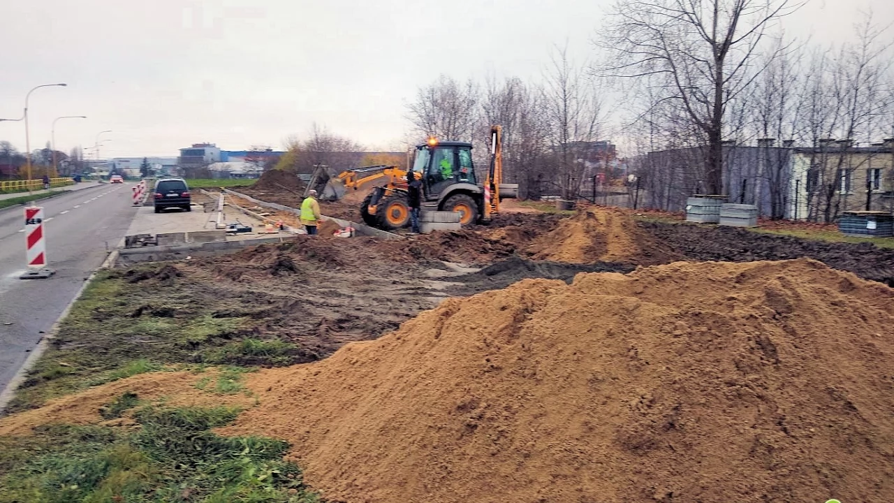 Nowe zatoki postojowe na Rokickiej
