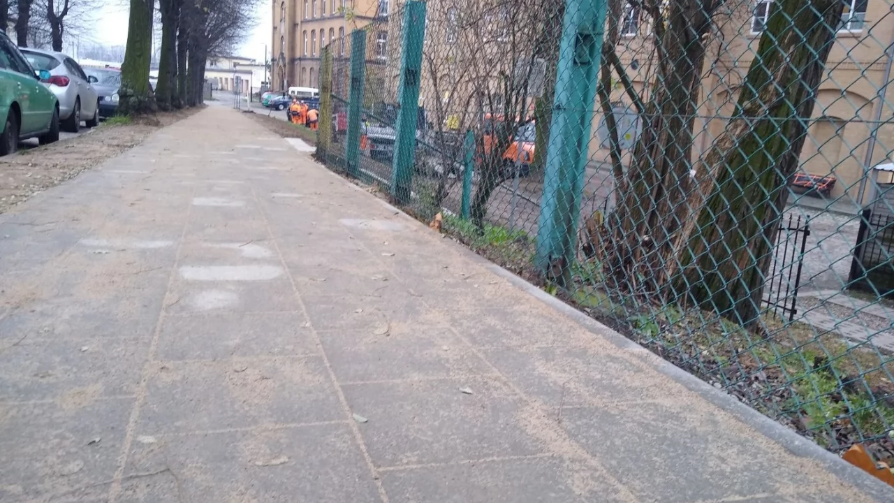 Nowy chodnik na 1 Maja