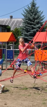 Plac zabaw w Dąbrówce
