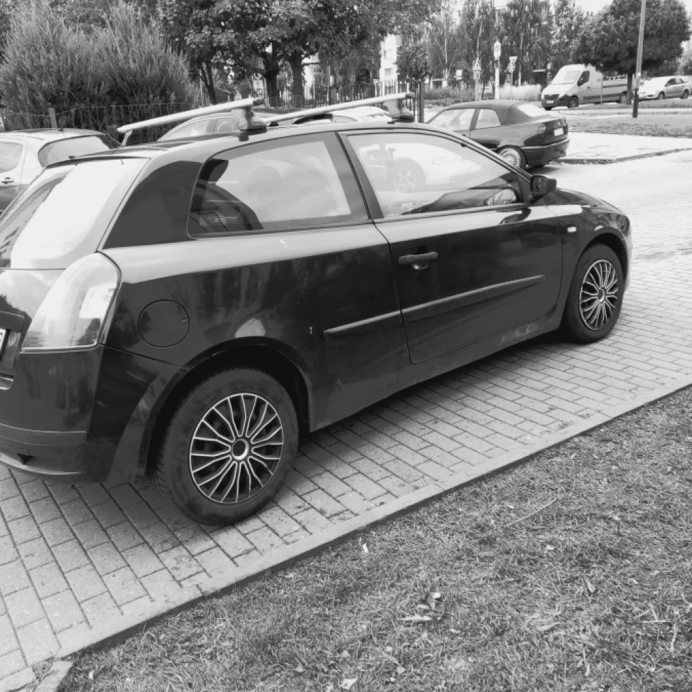 Od kiedy chodnik jest miejscem parkingowym?