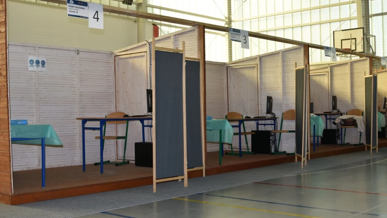 Od poniedziałku (26.04) ruszają masowe szczepienia w hali "ósemki"