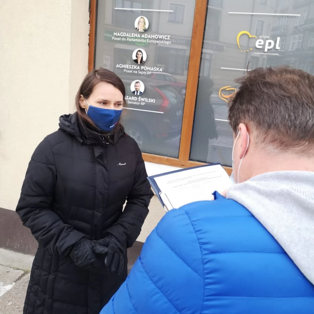 Opozycja zbiera podpisy pod ustawą ws. likwidacji TVP Info i abonamentu RTV