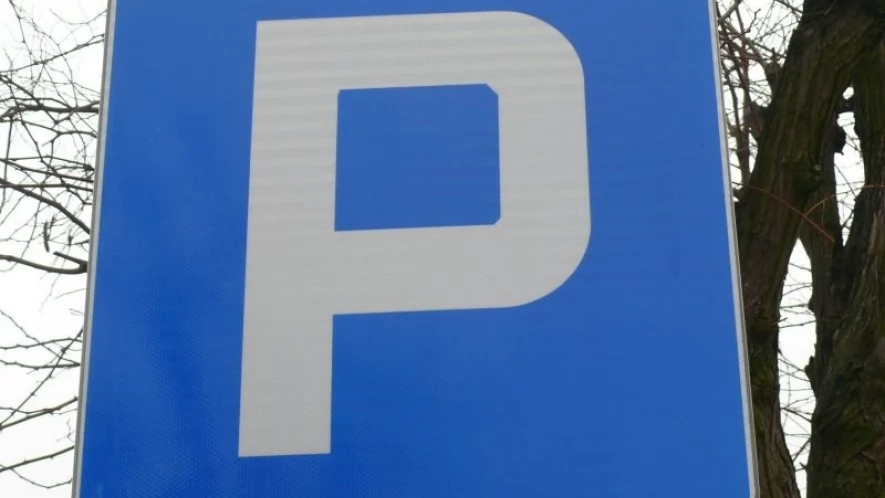 Parking przy dworcu kolejowyn
