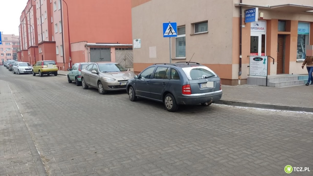 PARKOWANIE - nowa Biedronka Ul. Wyzwolenia. Gdzie Straż Miejska?