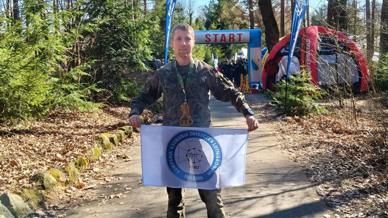 Patryk Sowiński wystartował w ekstremalnym biegu "Setka Komandosa"
