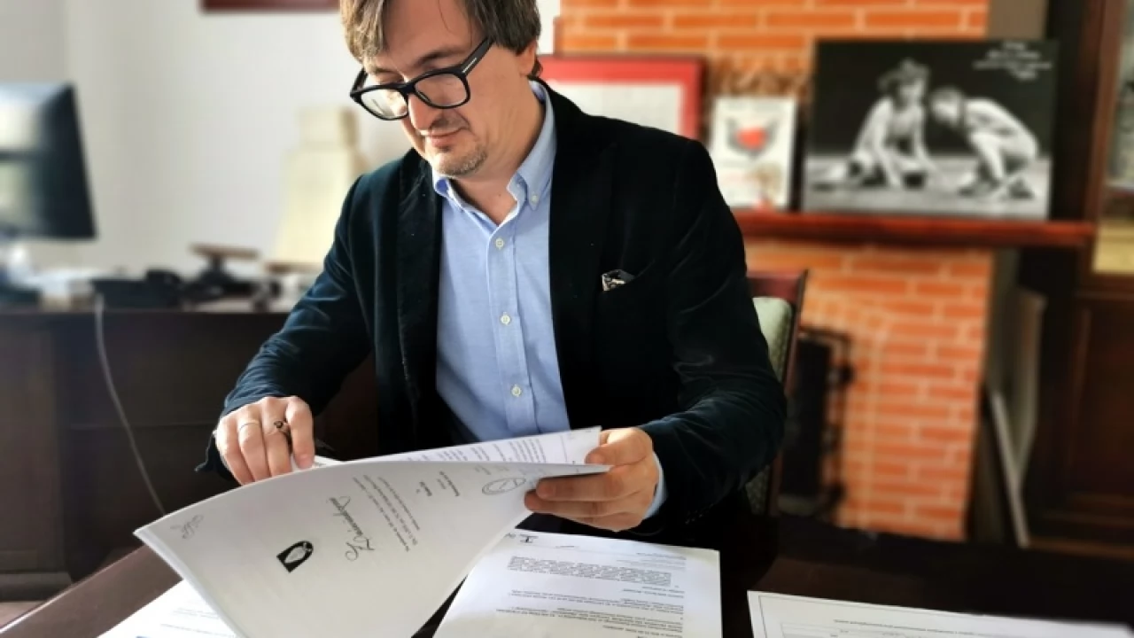 Pelplin. Będą uczyć seniorów aktywności w sieci
