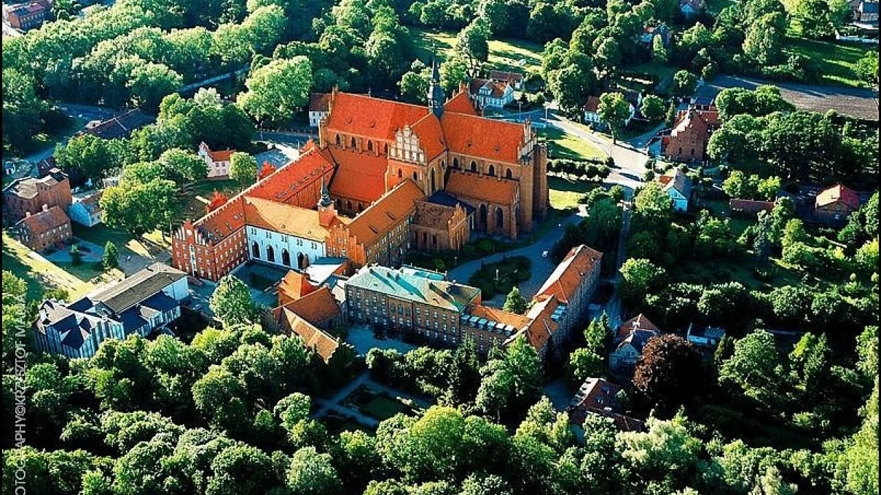 Pelplin. Miliony z UE na park przy pałacu biskupim!