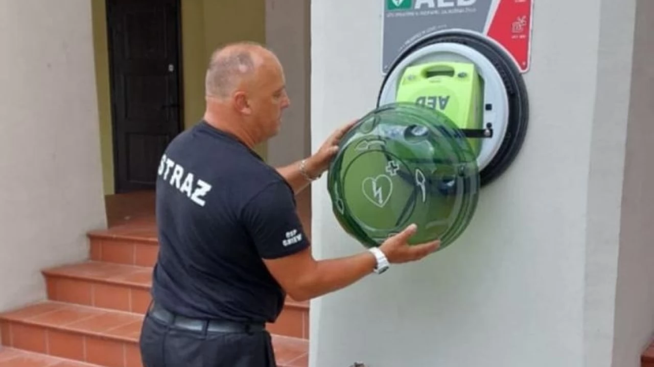 Pierwszy ogólnodostępny defibrylator AED w gminie Gniew