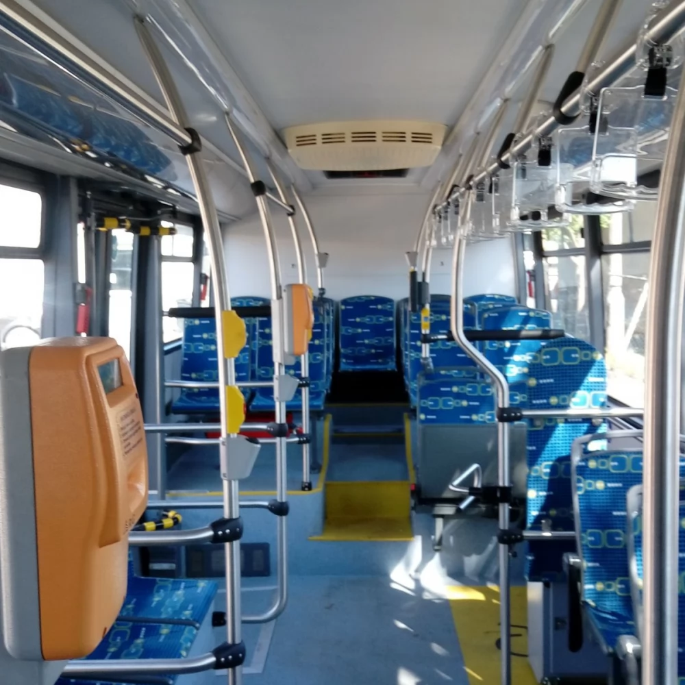 Pobicie w autobusie nr 8 - podszedł do syna i uderzył głową w twarz