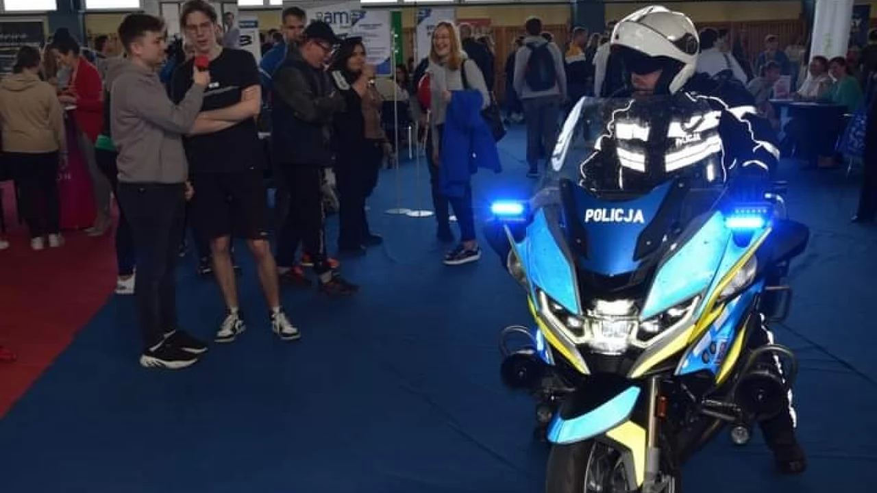 Podczas Targów Pracy zachęcali do wstąpienia do służby