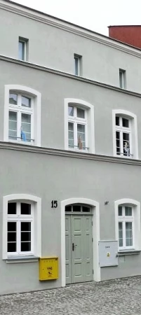 Jeszcze do niedawna w tym miejscu przechodniów straszyła rudera