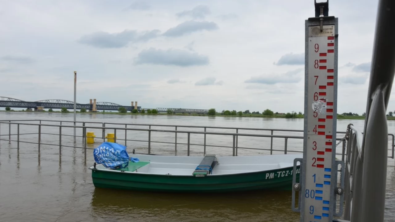 Pogotowie przeciwpowodziowe dla Tczewa, przerwane prace na Moście Tczewskim