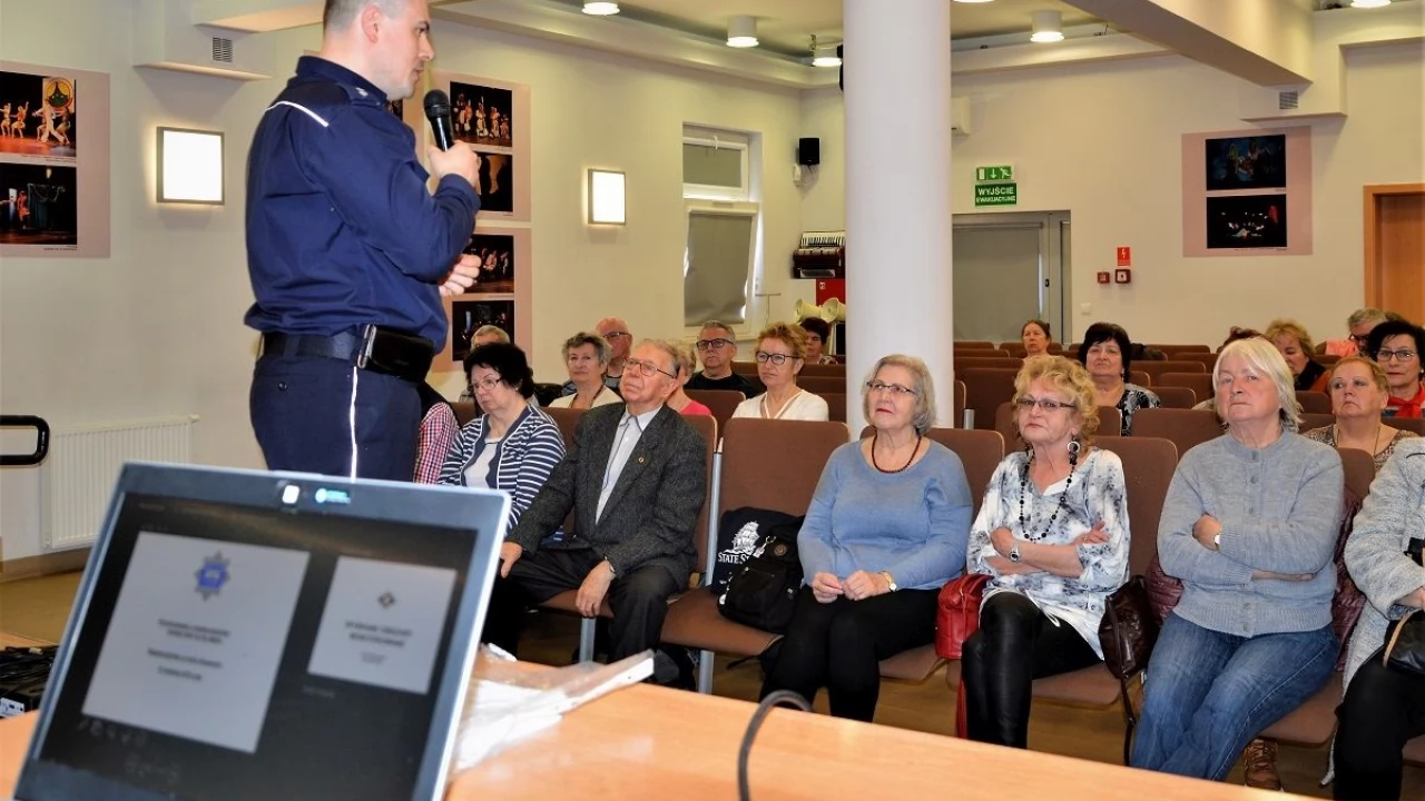 Policja zaprasza na debatę. Tym razem o bezpieczeństwie seniorów