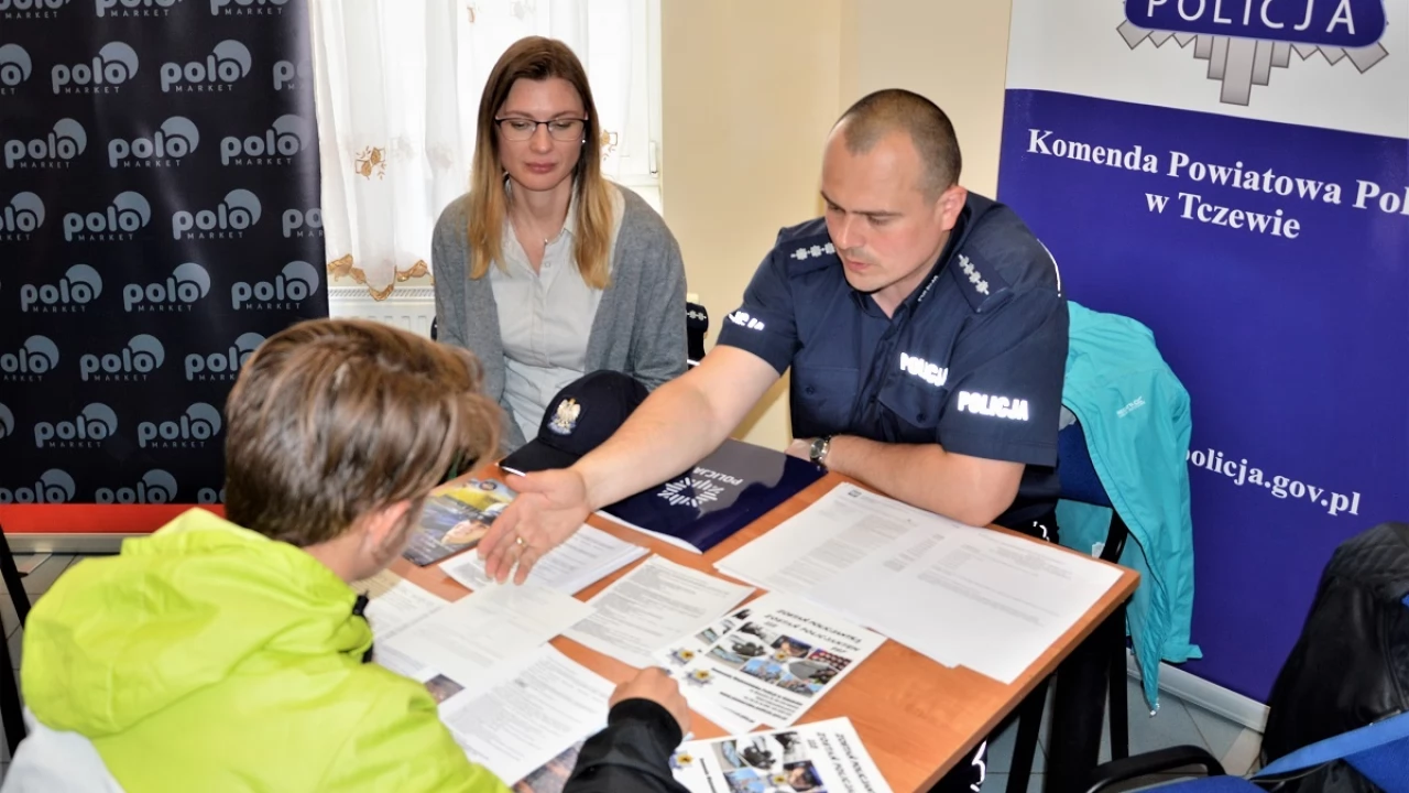 Policjanci na Targach Pracy