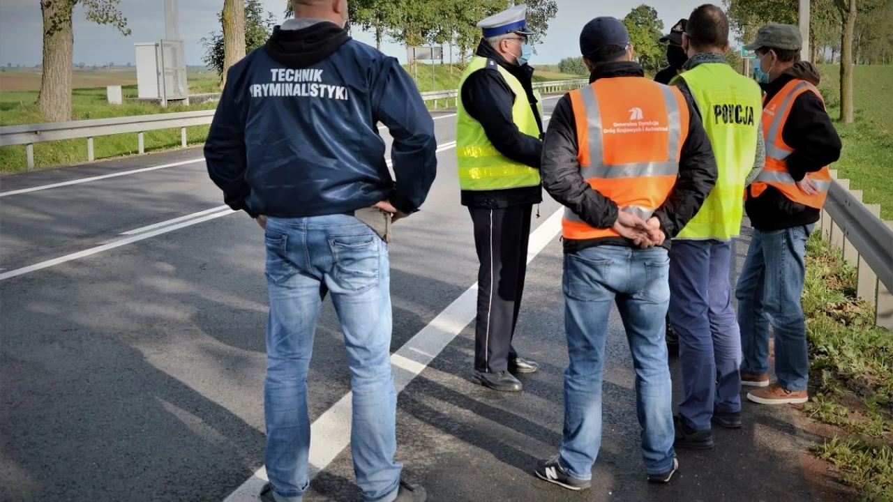 Policjanci oceniali infrastrukturę w miejscu śmiertelnego wypadku