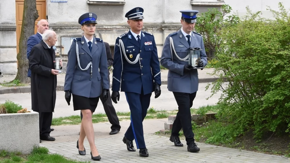 Policjanci oddali hołd ofiarom Katynia