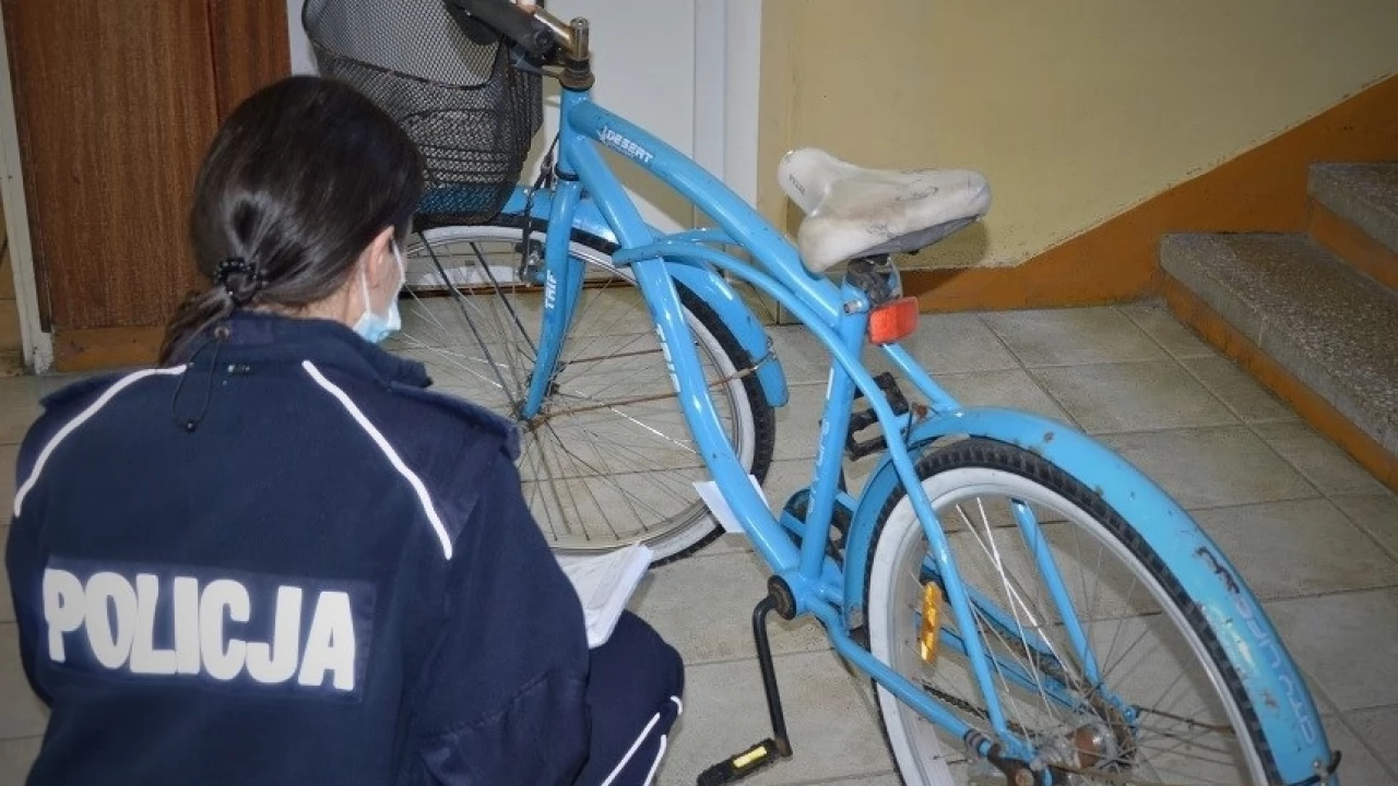 Policjanci szukają właściciela skradzionego roweru
