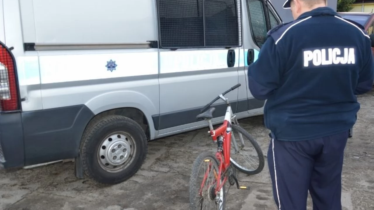 Policjanci szukają właścicieli dwóch rowerów