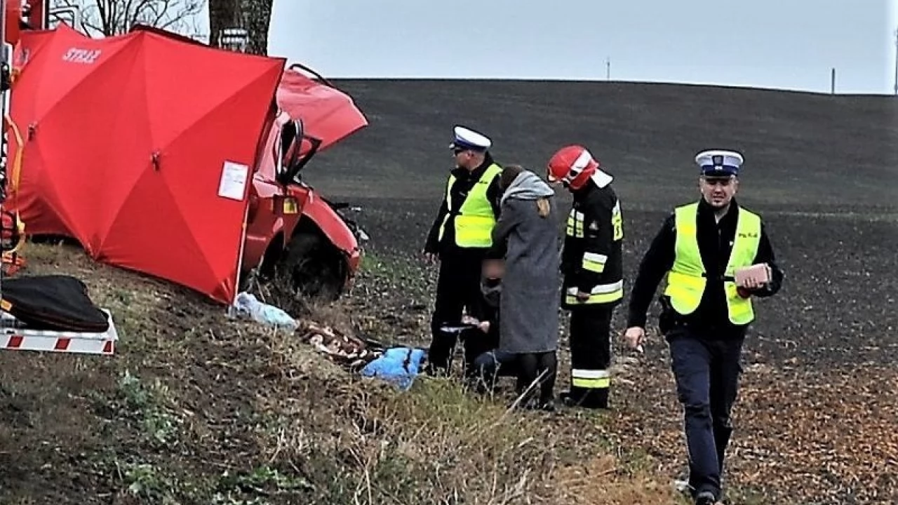 Policjanci wyjaśniają okoliczności tragedii pod Gniewem